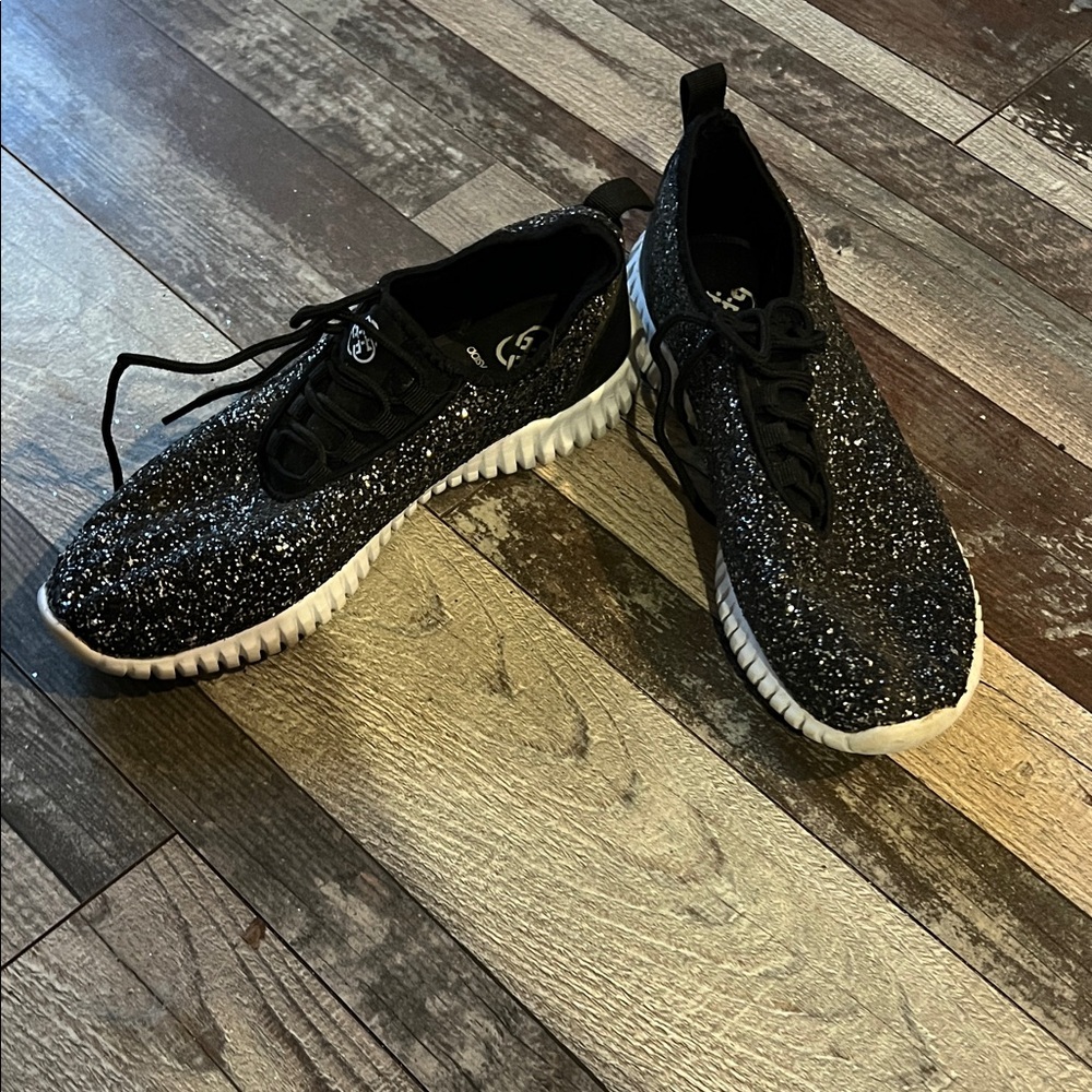 Daisy Fuentes Black and White Sneakers